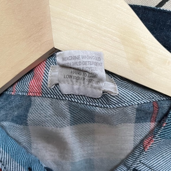 Button down shirt - Picture 4 of 6